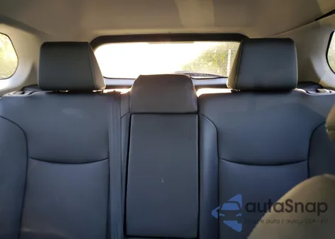 2022 Toyota Corolla Cross Xle z USA, uszkodzony, nr VIN 7MUDAAAG5NV013353